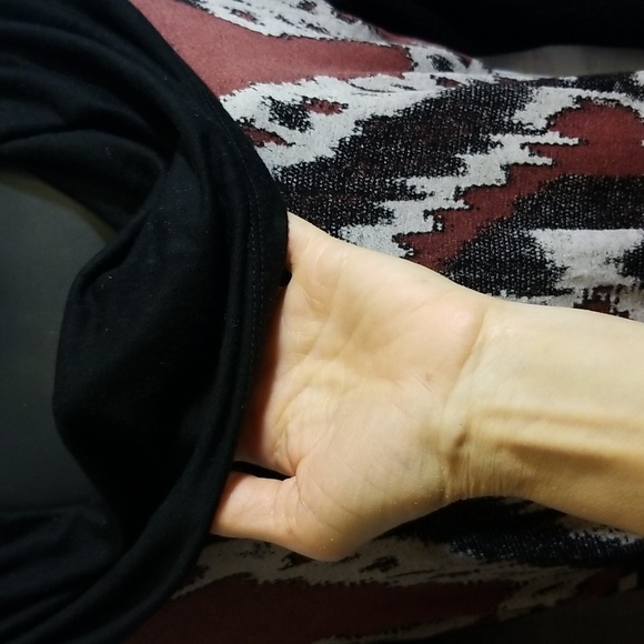 Sz S Black Rusty Brown Native pattern top - Picture 2 of 5